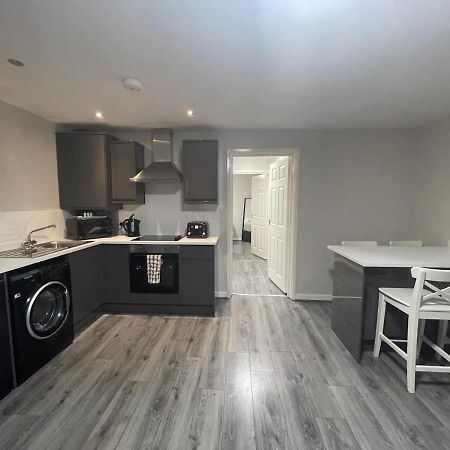 Hosted By Ryan - 2 Bedroom Apartment Liverpool Buitenkant foto
