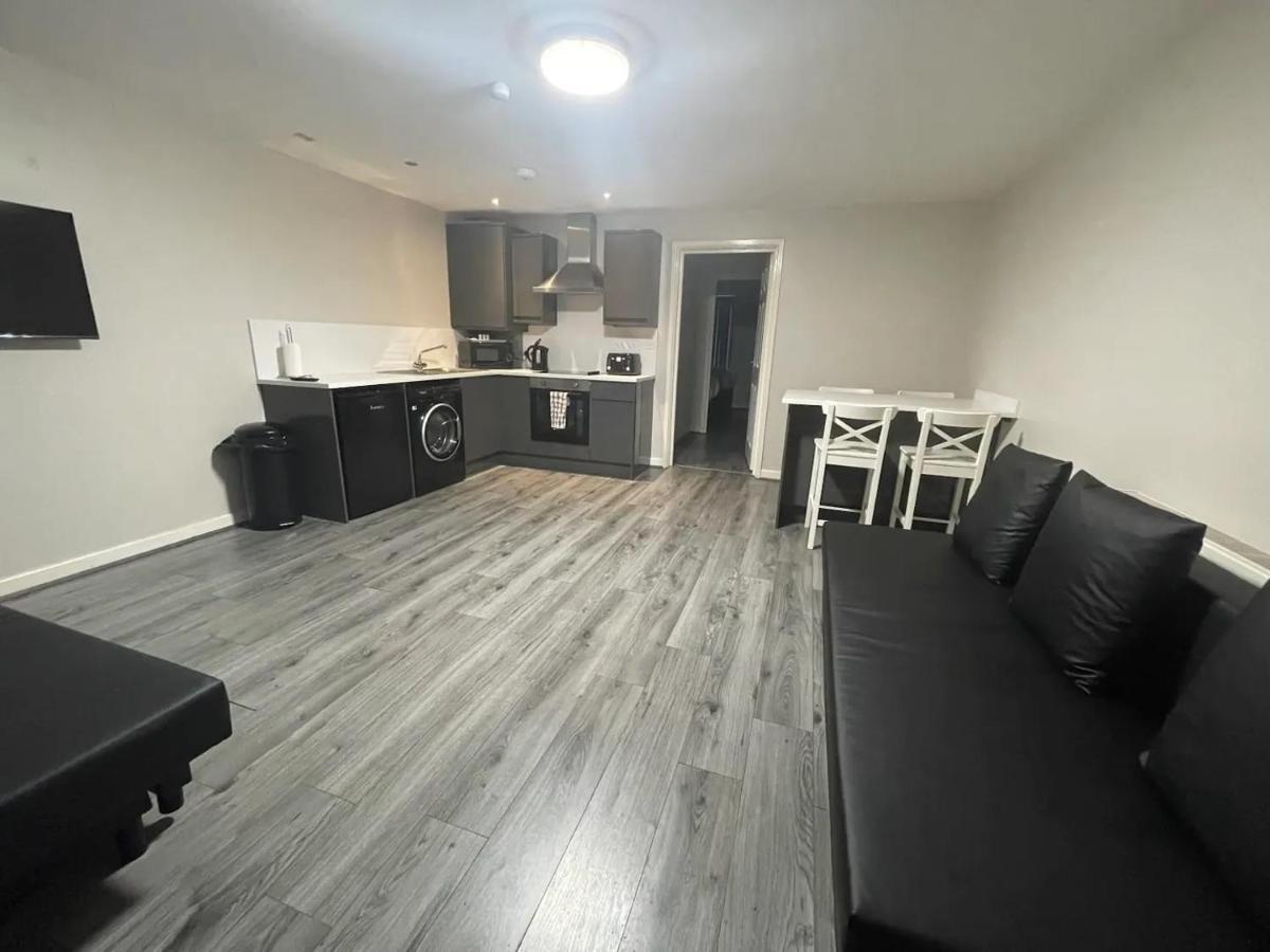 Hosted By Ryan - 2 Bedroom Apartment Liverpool Buitenkant foto