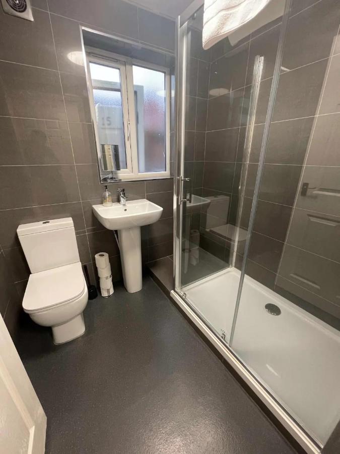 Hosted By Ryan - 2 Bedroom Apartment Liverpool Buitenkant foto